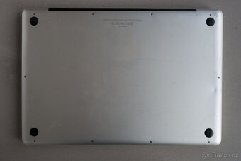 Apple MacBook Pro 17" Intel Core i7 2.2 GHz, 16 GB RAM - 9