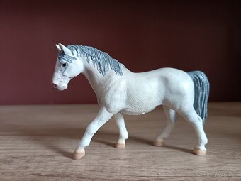 Schleich koně V - 9