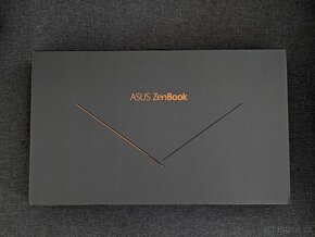 Ultrabook ASUS Zenbook 15 - 9