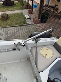 Loď Jeanneau + Honda Bf 90 + vlek - 9