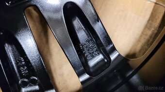 TOYOTA RAV4,V,18' alu disky,senzory TPMS - 9
