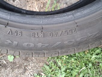 Prodám Pirelli Cinturato p7 225/45 r18 , 255/40 R18 - 9