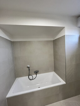 Pronájem bytu 4+kk a 72m2 terasa, 2x garáž, Tomkova, Hejčín, - 9