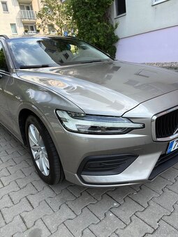 Volvo V60, D3, 2019, manuál - 9