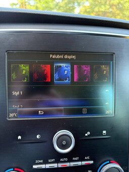 Renault Megane Grandtour 4 1.5 DCI - 9