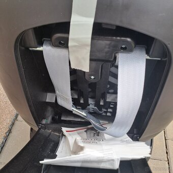 Autosedačka Britax Römer Swingfix M i-Size - 9