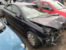 Opel Vectra C 1,8i 16V 90kW 2004 sedan - díly - 9