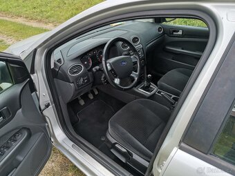 Ford Focus mk2 1.8 Ghia - 9