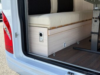 Bürstner Brevio T 645, obytné auto, 4x spaní - 9