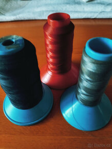 Nitě do šicího stroje, výšivka na kanavě, barvící páska do p - 9