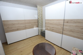 Krásný rodinný dům 5+kk ve vilové zástavbě se zahradou, park - 9