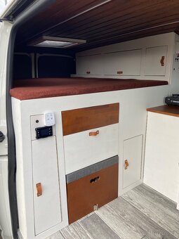 Transporter T5 2,5 TDI obytný - 9