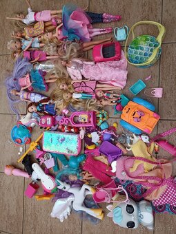 Panenky barbie a jiné plus doplňky - 9