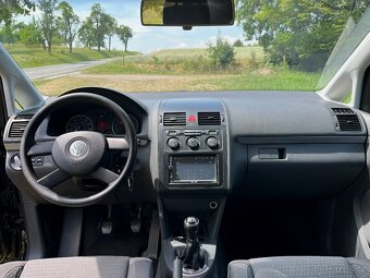 Touran 2.0 FSI 110kw 2004 - 9