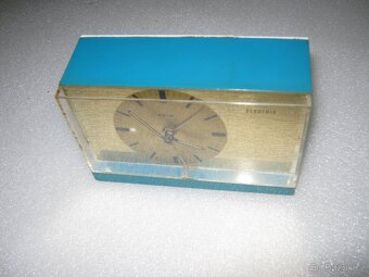 staré hodiny a budíky - 9