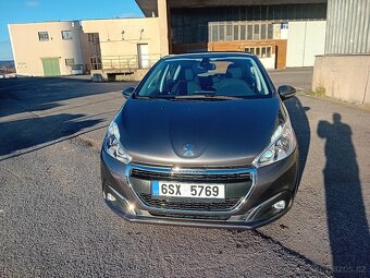 Peugeot 208 1.2i, 61kw, r.2018, naj. 44tis. Servis. - 9