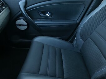 Renault Mégane GRANDTOUR 1.6 DCi  96kw / edice BOSE - 9