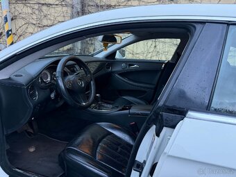 Mercedes-Benz CLS - 9