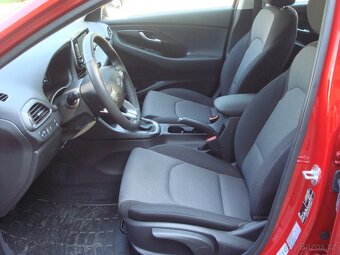 Hyundai i30 1.5i 80kw 2023 1500km nové v ČR - 9