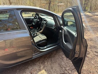 Opel Astra 1.4 Turbo, ve výborném stavu - 9