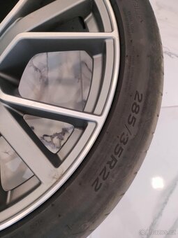 4ks orig. Alu disky Audi 5x112 r22 pneu 7mm 285/35 r22 - 9