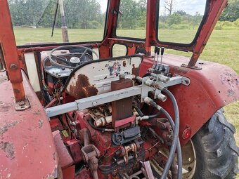 Traktor IHC 444 - 9