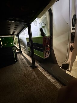 Volkswagen Caddy 2,0 Cng- obytné - 9