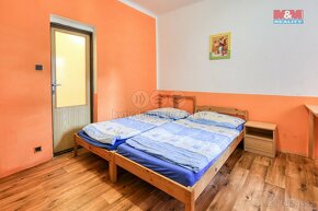 Prodej hotelu, penzionu, 2203 m², Lišov, ul. třída 5. května - 9