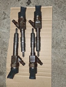 Motorové díly 1.9 dci - 9