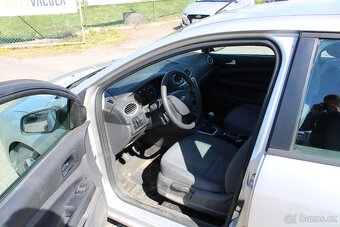Ford Focus 1,6i 74KW, KLIMATIZACE, ČR, r.v. 2006 - 9