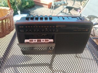 Rádiomagnetofon GRUNDIG - 9