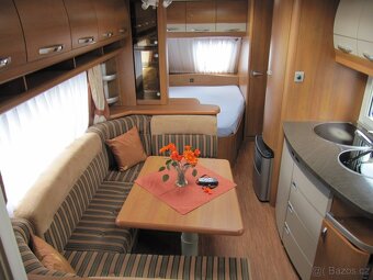 Prodám karavan Hobby 560 kmfe,,r.v.2009 + mover + markýza. - 9