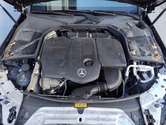 Mercedes C220d 4matic najeto 73000 Top stav - 9