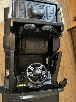 Elektrické auto mercedes 6x6 s dvěma baterii - 9