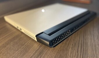 Prodám Dell Alienware m15 R3 - 9