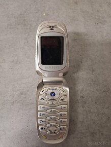Mobilní telefony z přelomu 21. století - 9