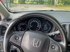 Honda hr-v 1.5 - 9