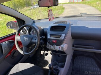 Toyota Aygo 1.0i - 9
