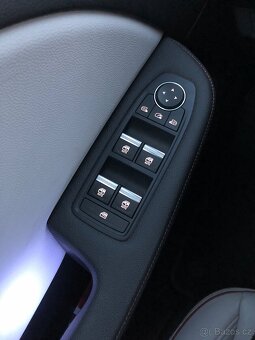 Renault Clio Initiale Paris ( Plná výbava ) - 9