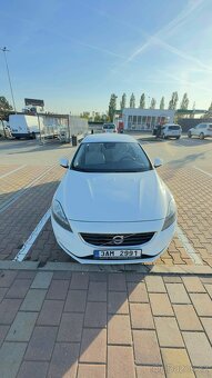 VOLVO V40 D3 110KW 5VÁLEC - 9