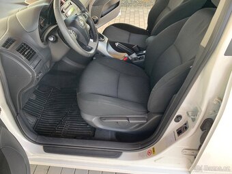 TOYOTA AURIS - 9