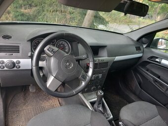 Opel Astra 2006 Combi 1,6 benzín - 9