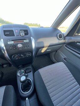 Suzuki SX4 1.5 - 9