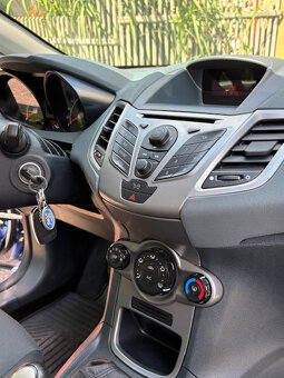 Ford Fiesta - 9