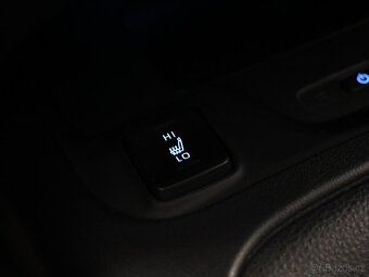 Toyota Corolla 1,8 Hybrid e-CVT 1.Maj DPH GR (2022) - 9