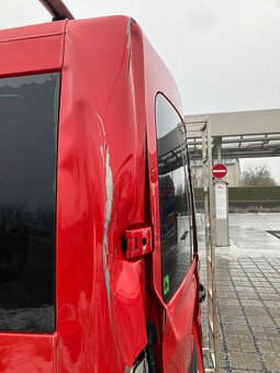 Prodám havarovaný Renault Master 2.3,r.v.2012,107 kw,9 míst - 9
