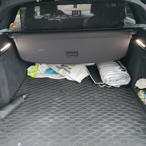 Audi A4, KRÁSNÁ,MAX VÝBAVA,MANUÁL,CENA - 9