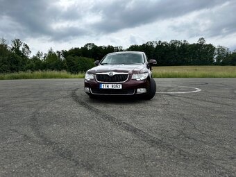 Skoda Superb 2.0tdi 103kw - 9