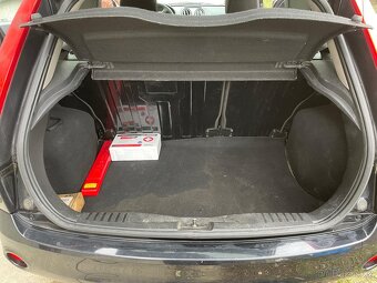 Na prodej – Ford Fiesta 1.4 - 9