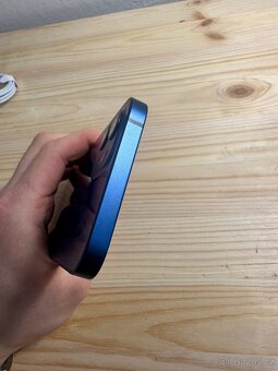 Apple iPhone 12 64GB - 9
